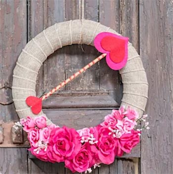20 DIY Valentine’s Day Wreaths for Your Home